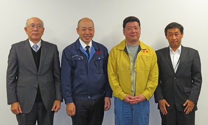 （左から）中島ホウスイ社長、伊藤中央魚類社長、松本築地築地ロジスティックＨＤ副社長、長本水産物流社長